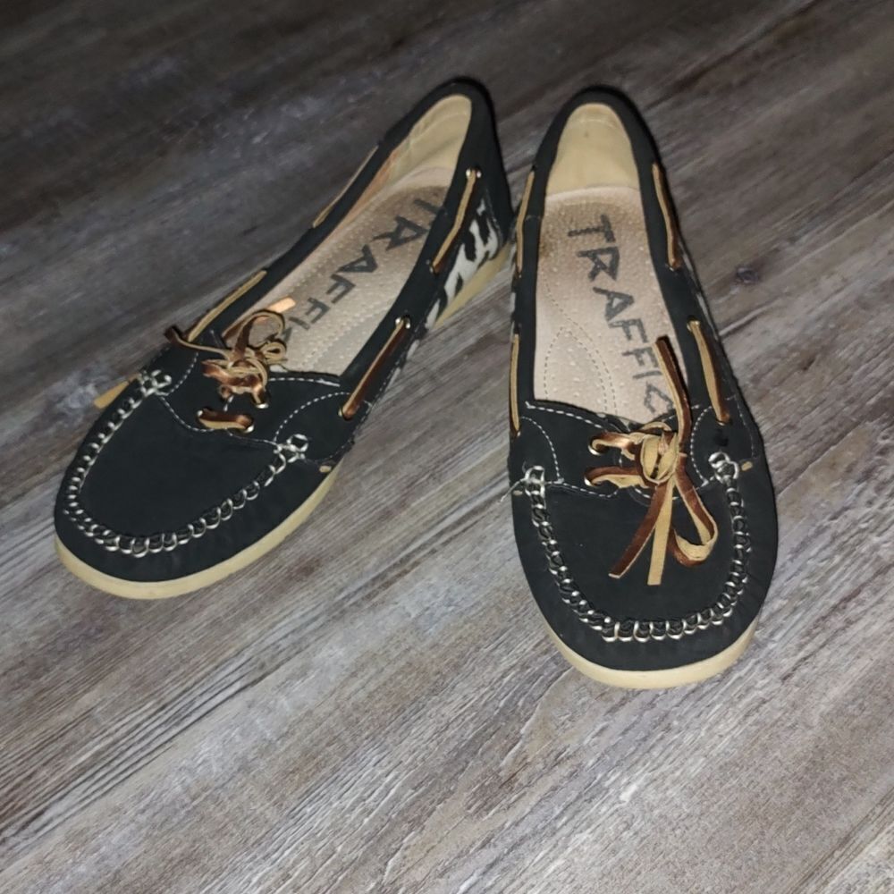 Traffic black and animal print  moccasin  SZ  8